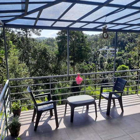 Letstay Vythiri Hill Palace Экстерьер фото