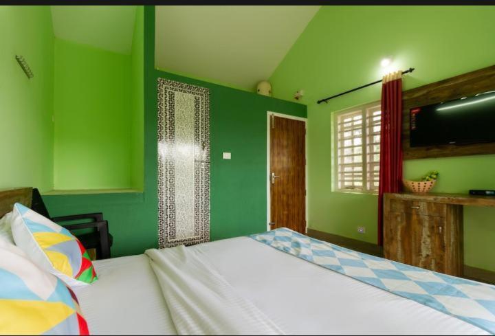 Letstay Vythiri Hill Palace Экстерьер фото